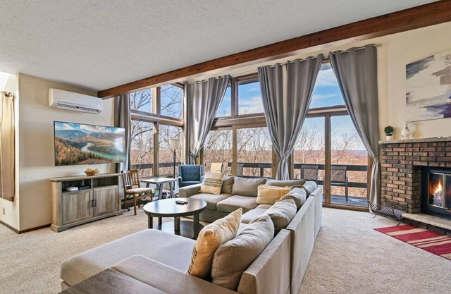 Pocono Mountains Camelback Retreat-Stunning Views