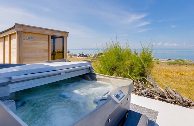 Point Roberts Cottage w/ Ocean Views + Hot Tub!