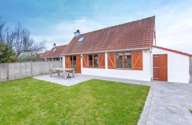 Polderhuis 78 parking and shared pool by Interhome