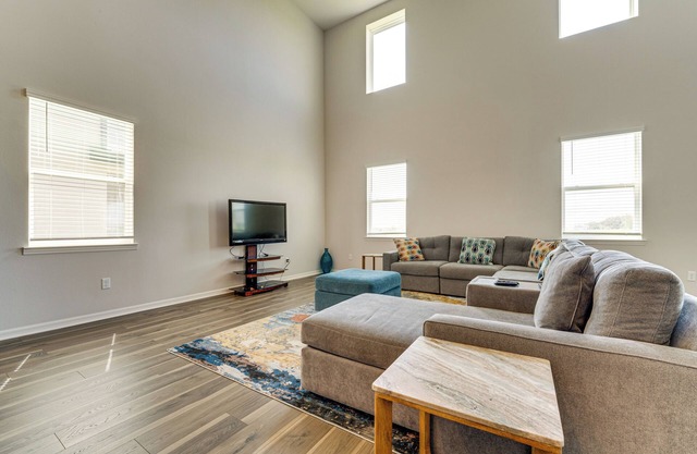 Pool Access: Family Gem w/Views in St Cloud!