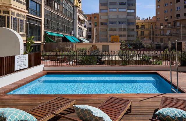 Perfect for big groups, central location!