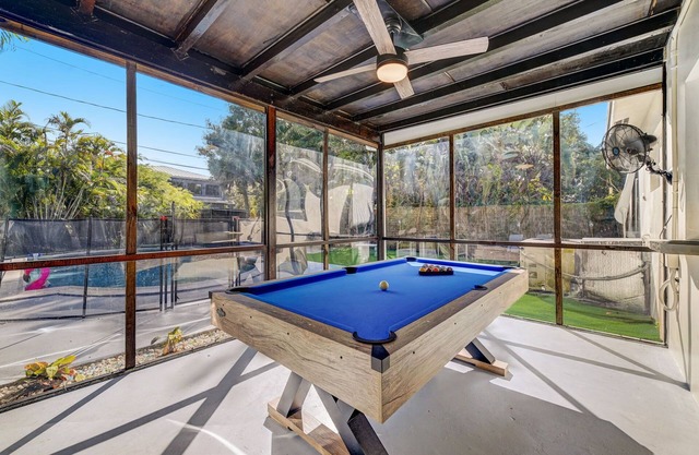 Pool House Near Beaches & Airport Ideal for Long Stays