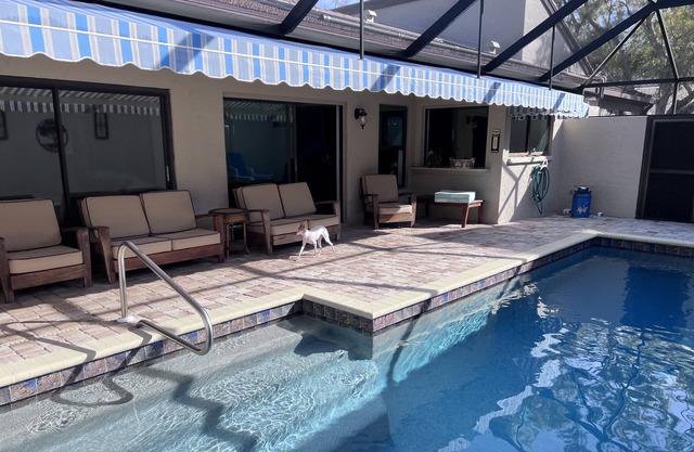 Casa con piscina, 2 habitaciones & baños privada, a minutos de la playa, centro
