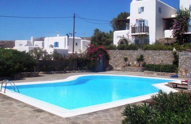 Pool/Sea View House. Airy, Wi-Fi, Balcony, AC, Close to Beach, Perfectly Located
