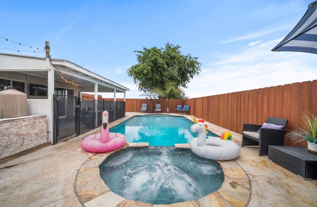 Casa de vacaciones para 11 con piscina, spa, barbacoa y juegos.