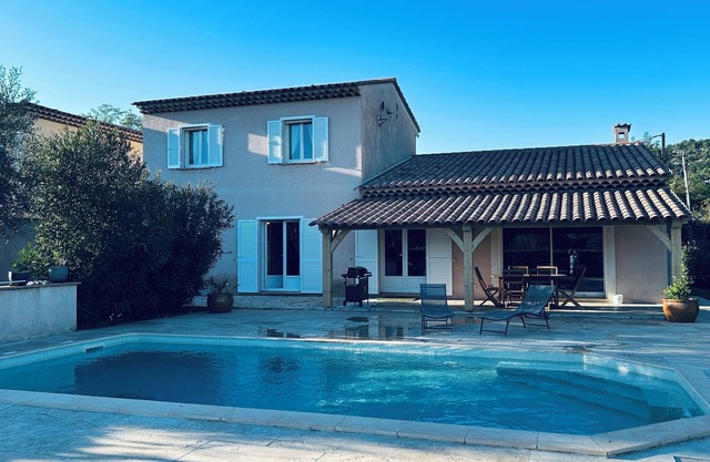 Pool Villa cómodamente entre Cannes St. Raphael 8.6