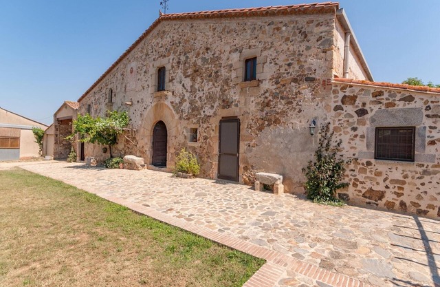 Casa en Cassà con Piscina Privada