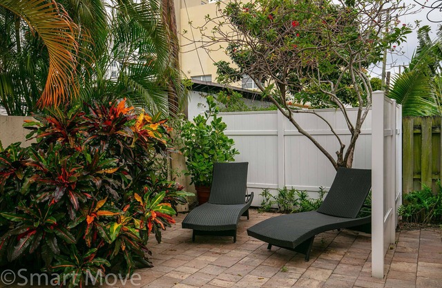 Popular 1 bedroom 1 bathroom apartment just minutes away!