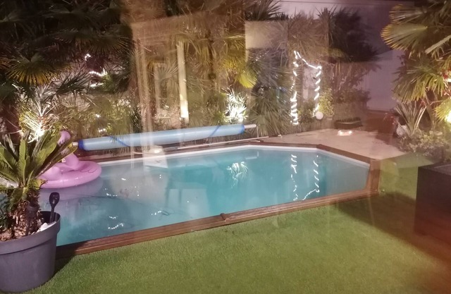 A ras del suelo PISCINA PRIVADA 300 metros del mar