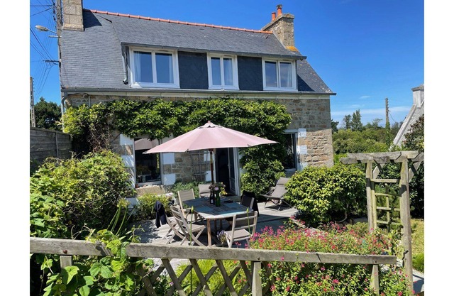 Port-Blanc: Very pretty Breton house 5 minutes walk from the beach