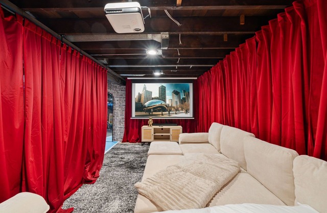Portage Park/Theater/Deck/Game Room/Gym/Arcade