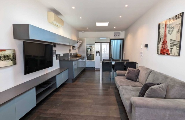 PORTICCIO - 100 m from the beach Comfortable T3 apartment