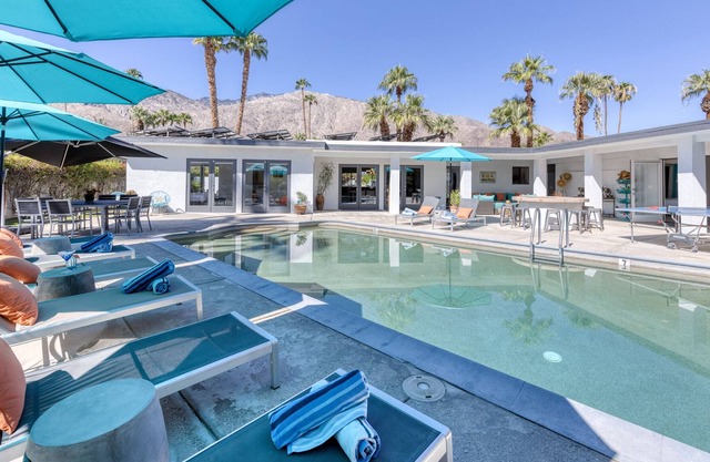 Gran casa cómoda con piscina 5BR + 4BA en zona tranquila de arenas cálidas