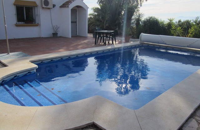 Private heated pool; sleeps up to 5; a/c and heating; beautiful location; wifi.