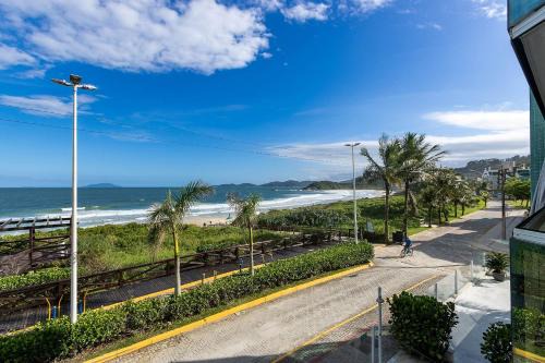 Departamento 101 en el Residencial Praia de Fora - Vista Panorámica al Mar en Quatro Ilhas