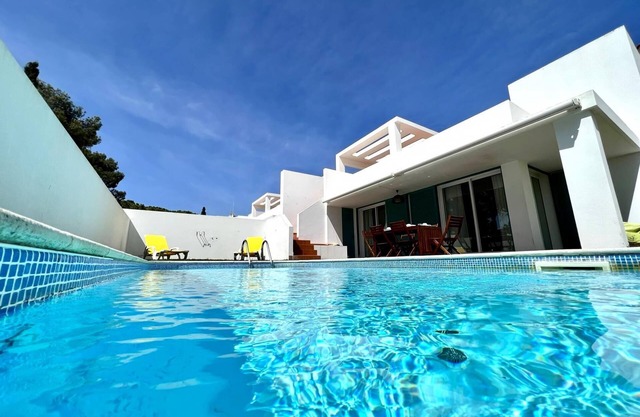 Prainha Algarve Villa With Pool