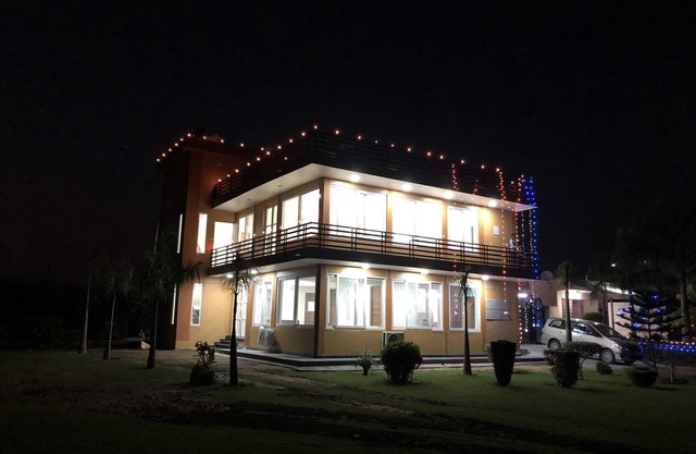 Prakash Farm es un paraíso pacífico de 11 acres ubicado en las estribaciones de Aravalli.