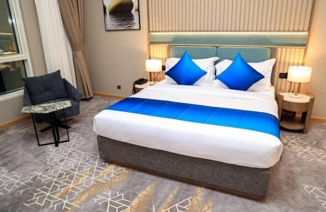 Premier King Room Near By Al Dana Centre