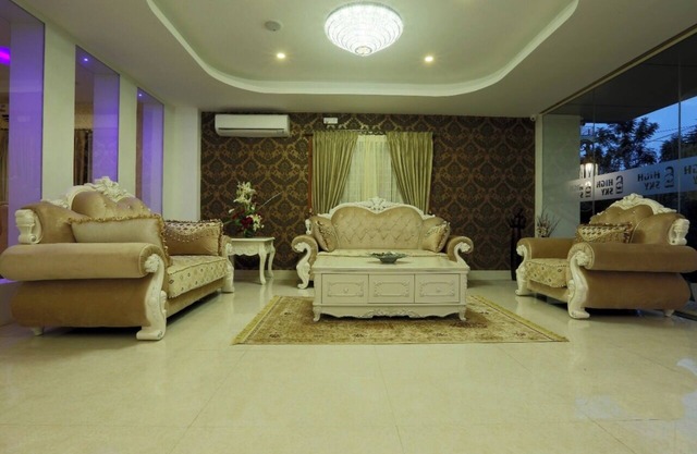 Premier Suites Business Hotel