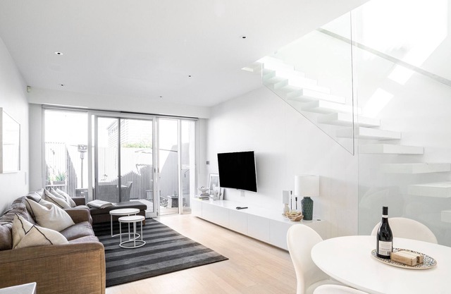 Premium double story terrace house ~ 5★ Location