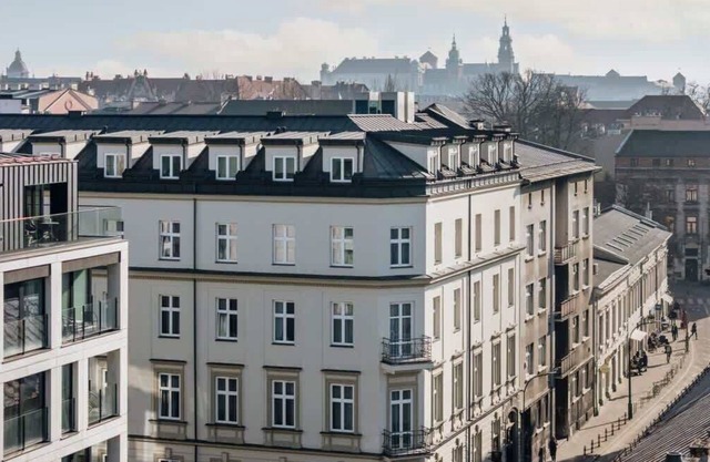 Deluxe Retreat by the Market Square