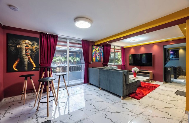 Presidential Suite Jacuzzi- steam sauna
