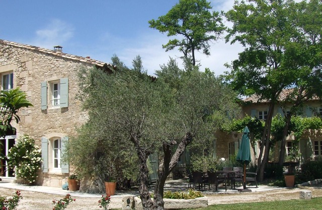Prestige Provençal Mas with private pool in Saint Etienne du Grés 10 persons