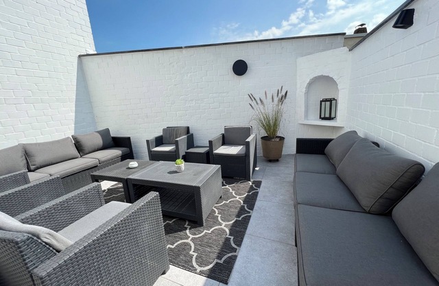 Bonita casa reformada con gusto no muy lejos del comercio y del mercado.