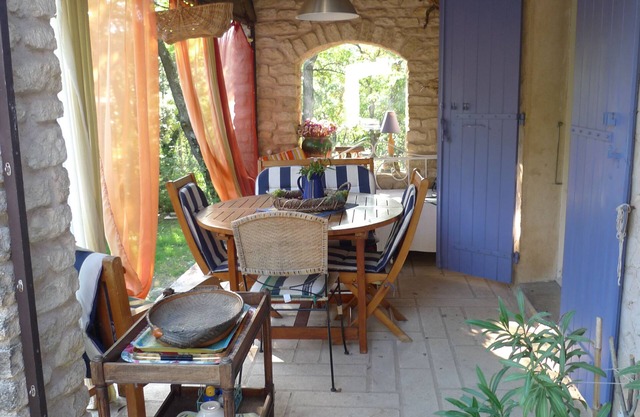Bastante Casa Provenzal en el corazón del Luberon, con piscina