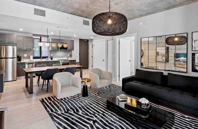 Pretty Rola #201 Luxury 1/1 with King Bed at Downtown Ft. Lauderdale Area!