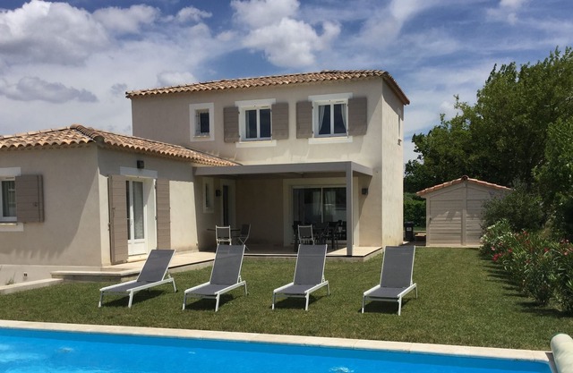 Bonita villa provenzal en el corazón del pueblo de Mouriès en los Alpilles