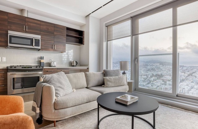 Pristine Soma 1BR w/ Pool, Gym & BBQ, nr Tech Hub, by Blueground