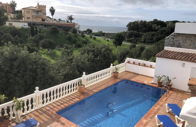 Villa privada con piscina, a 4 minutos a pie de la playa de El Faro, red de fibra