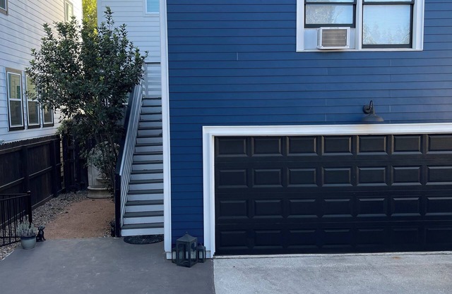 Private 1 bed 1 bath Studio Garage Apartment in the Heights + Free WIFI