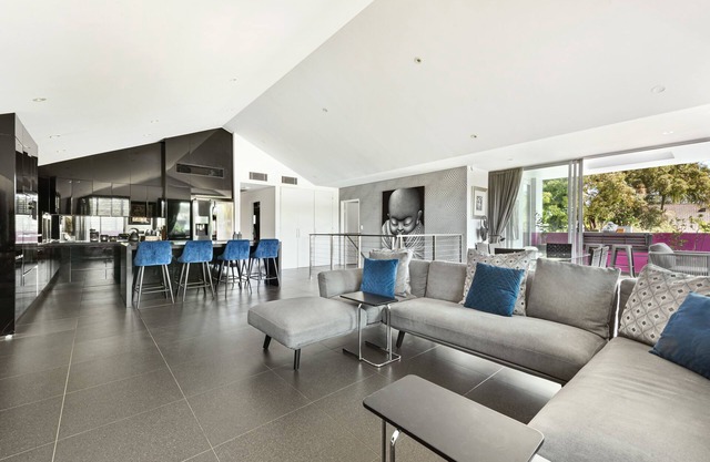 Private 3 Bed penthouse in Marrickville/Enmore in the heart of the Inner west