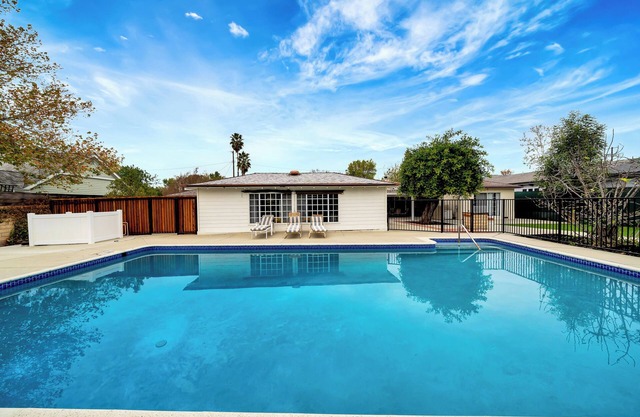 Private 4BR+Guest Estate W/ Pool, Piano, & Games!