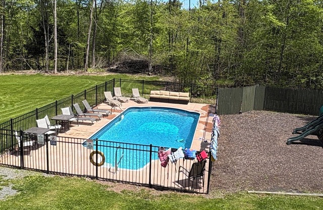 TITULADO 4. 500sq ft. JACK FROST / CAMELBACK / OUTLETS / CASINO / HOTTUB / SALA DE JUEGOS