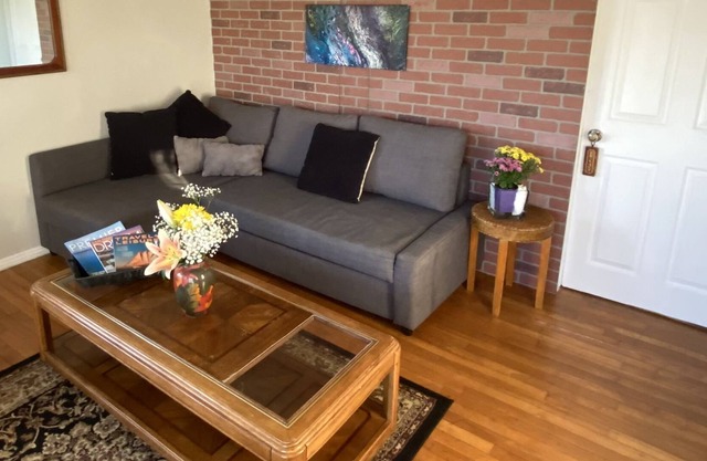 PRIVATE COTTAGE IN BEAUTIFUL BANKER’S HILL!!!