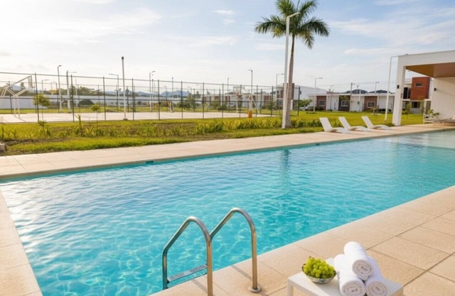 Private Fenced Yard- Resort Pool - Gated