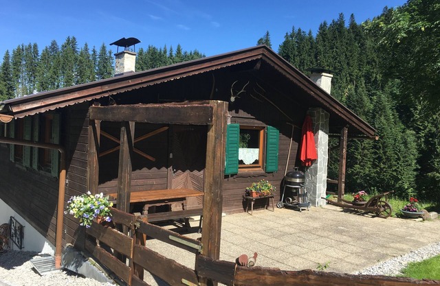 Privada casa de vacaciones en un lugar idílico y aislado en una colina con Kaiserblick