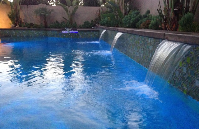 PISCINA DE AGUA SALADA Y SPA INICIO / MÁS CERCA DE LAS PLAYAS- DISNEYLAND. Parrilla / Wifi gratis.