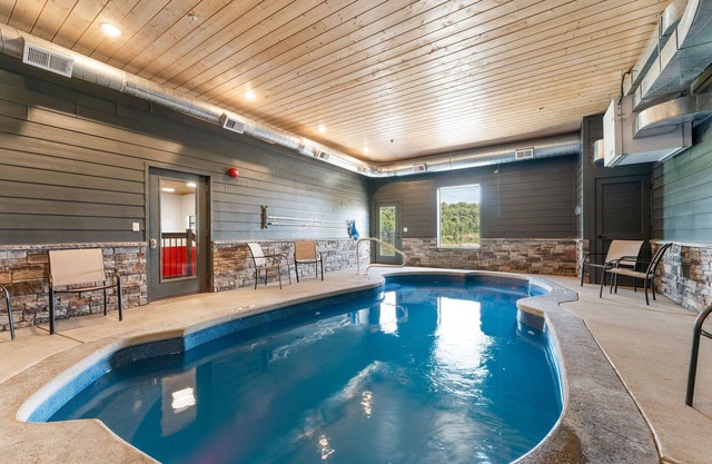 Private Indoor Pool-Basketball Court-Movie Room-Hot Tub-Games-Sleeps 52-Table Rock View-Free Tickets