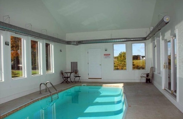 Piscina cubierta privada, bañera de hidromasaje, golf gratuito y minigolf, tenis, pozo de fuego