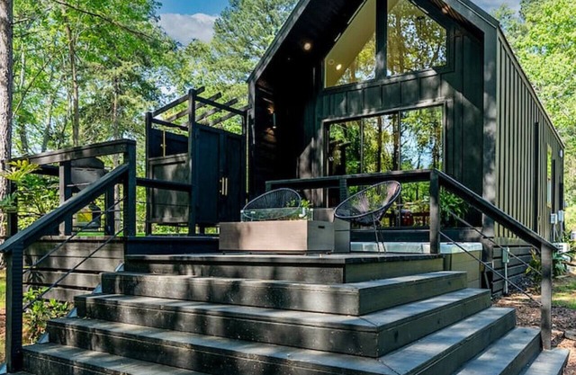 Private Lakeside Couples Cabin, Hot Tub & Fire Pit - Dark Horse