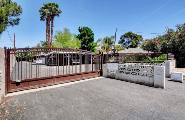 Private Parking and Patio...Longer Stays Available