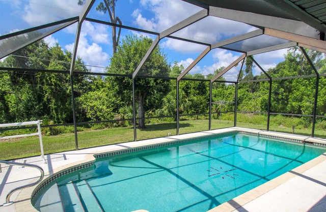 Private Pool, Port Charlotte, Charlotte's Dream