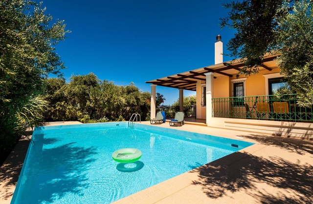 Piscina privada ★ Vista al mar ★ Wifi ★ Playa a 1 km ★ 3 habitaciones