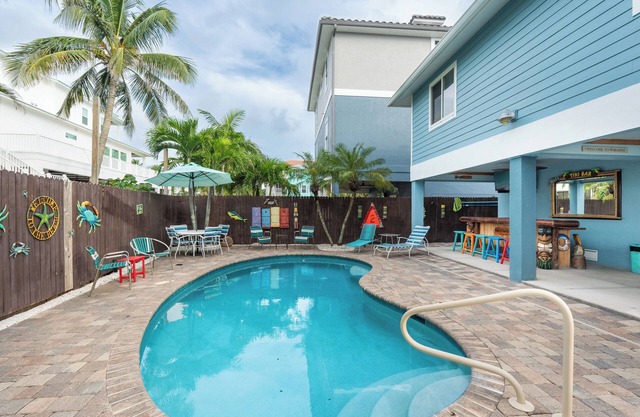 ⭐Private Pool | Steps to the Beach | Backyard Tiki Bar | Blue Starfish⭐