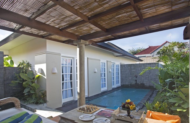 Piscina privada villa cerca de la playa + desayuno