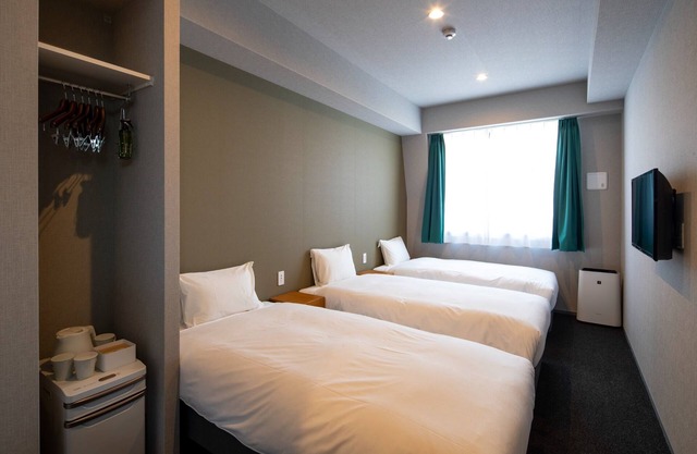 Private room Dog friendly triple room Bath / Osaka Ōsaka